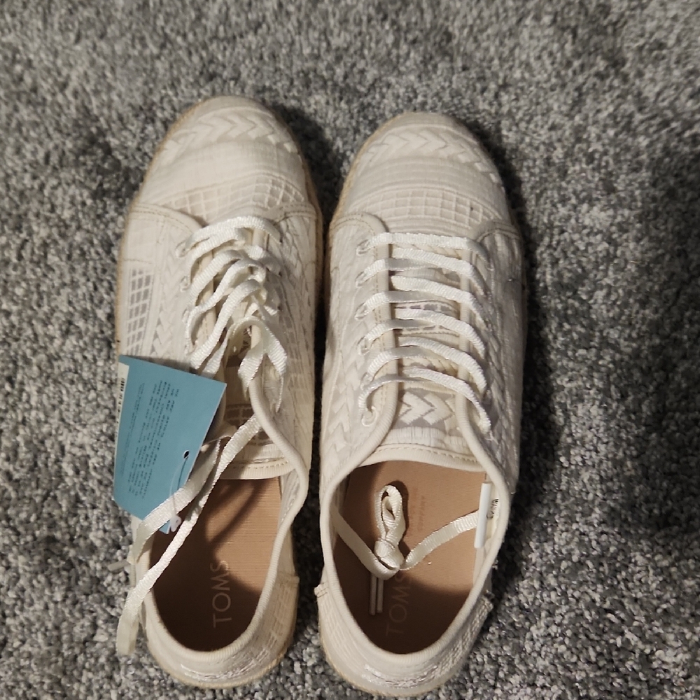 TOMS Cream Patterned Lace-Up Shoes